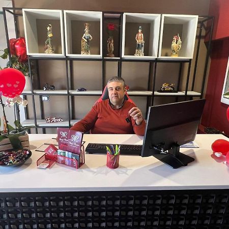 Rosy'S Rooms Patrica Bagian luar foto