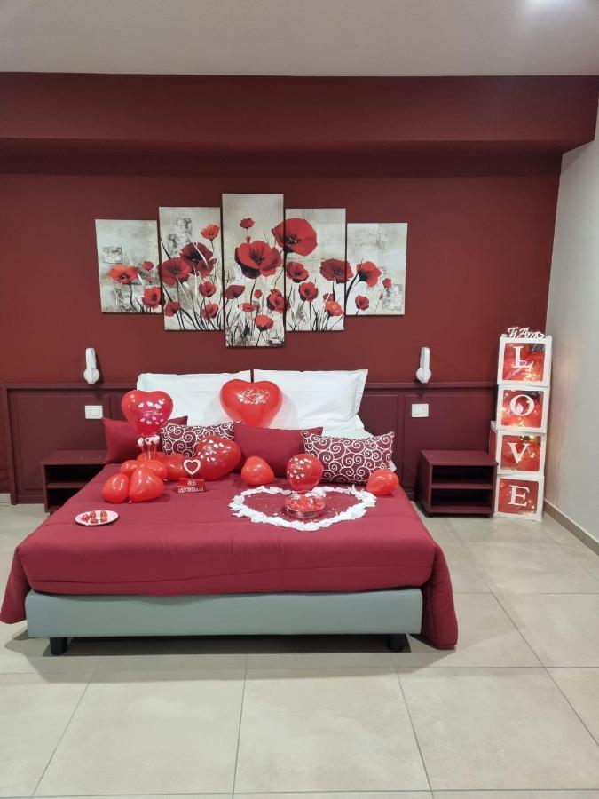 Rosy'S Rooms Patrica Bagian luar foto
